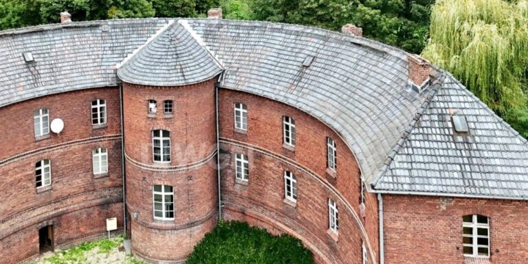Odkryj XVIII-wieczną fortecę na Wyspie Ostrówek: jak przyciągnąć inwestora?