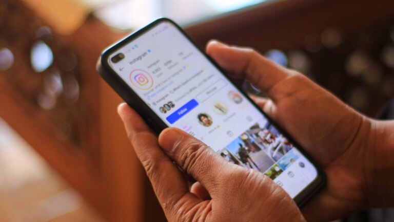 Polscy użytkownicy walczą z dezinformacją – giganci technologiczni ignorują zgłoszenia