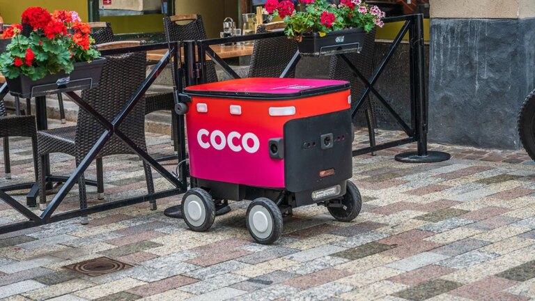 Roboty przejmują dostawy: kierowcy nadzorują przyszłość motoryzacji