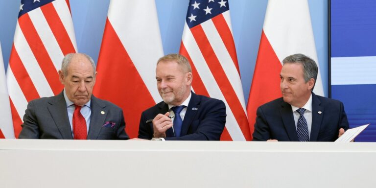 Elektrownia jądrowa w Polsce: PEJ wkracza w nowy rozdział, odwołano wiceprezesa