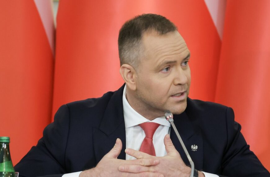 Nawrocki blokuje zmiany w KRS: Poznaj powody tej decyzji