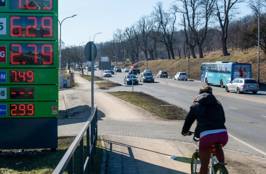 Podwyżki na stacjach benzynowych: czy rządowa ulga odciąży portfele kierowc&oacute;w?