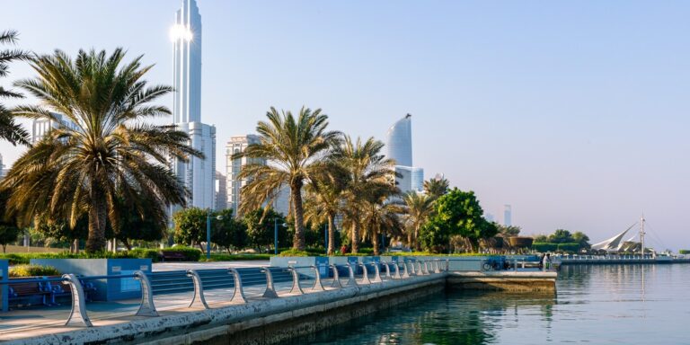 Zatoka Perska: Milionerzy w ruchu – co skrywają te strategiczne rozmowy? Zatoka Perska: Milionerzy w ruchu – co skrywają te strategiczne rozmowy?