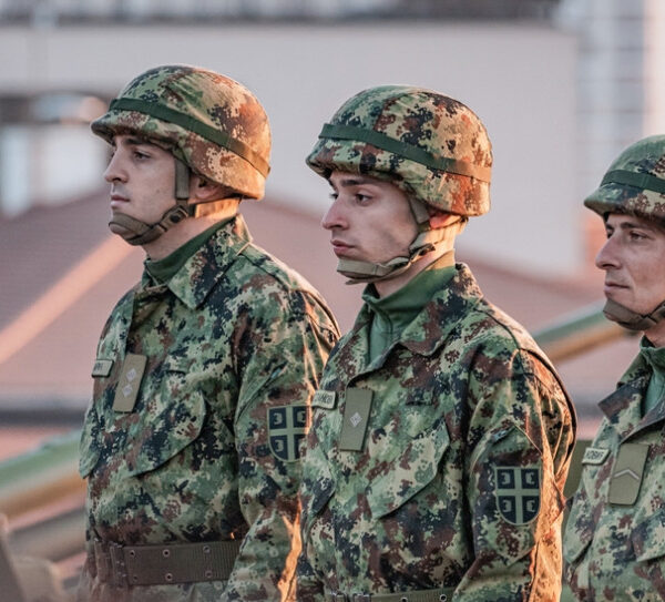 Główna 112 Emerytury mundurowe w Europie: zobacz, ile zarabiają byli…