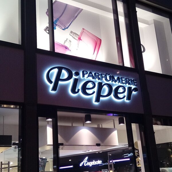 Niemiecki perfumeryjny gigant bankrutuje. Koniec pewnej 100-letniej ery