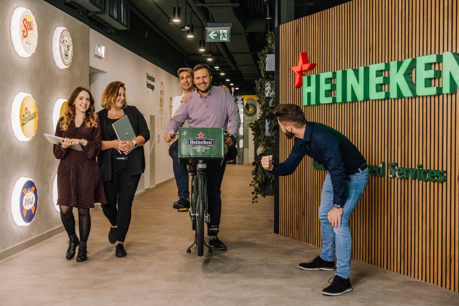 HEINEKEN wzmacnia krakowskie centrum IT o specjalist&oacute;w Commerce 3