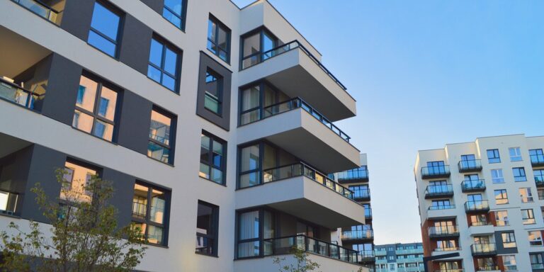 GUS ujawnia: Polska przyspiesza budowę nowych mieszkań – sprawdź dane za 2025!