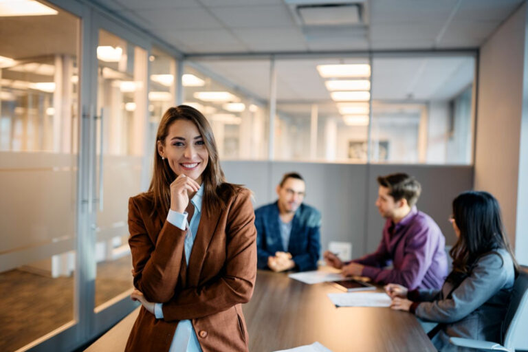 Buduj autorytet lidera na kompetencjach, nie na stażu pracy – jak uniknąć pułapek awansowania?