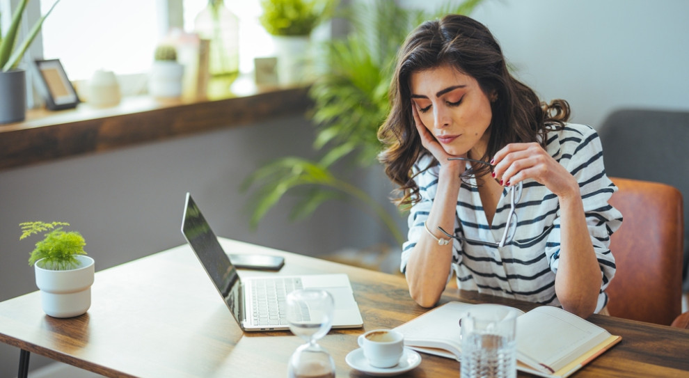 Rynek pracy dla junior&oacute;w: jak zdobyć pierwszą pracę mimo wyzwań? 2