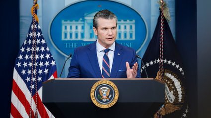 Od telewizji do wielkich pieniędzy. Jak Pete Hegseth zbudował sw&oacute;j majątek?