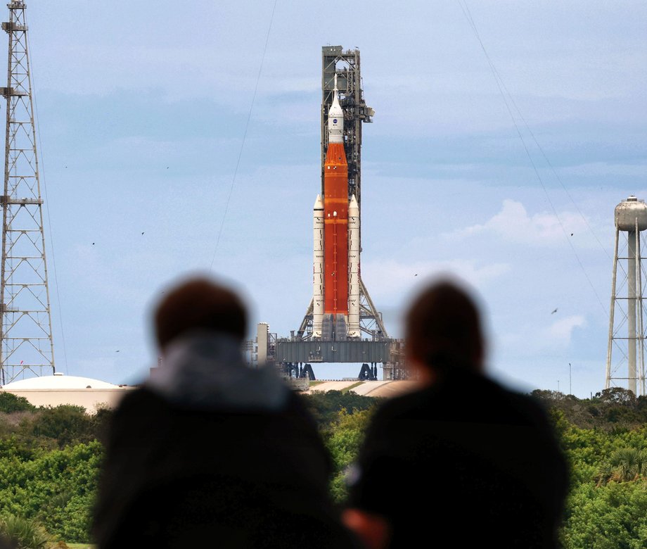 Artemis I, rakieta NASA Space Launch System, przewożąca statek kosmiczny Orion. 28 sierpnia, 2022 r.