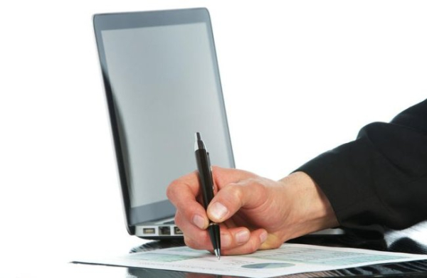 Twórz unikalne treści: Dlaczego warto pisać artykuły i jak zacząć?