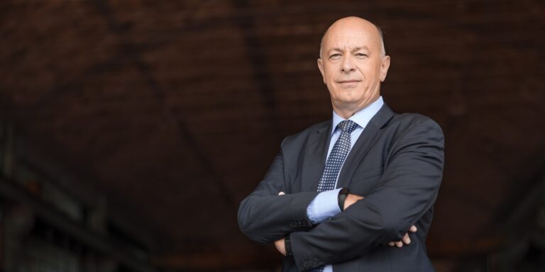 Polskie budownictwo: od lokalnego gracza do rynkowego giganta – poznaj kluczowe zmiany!