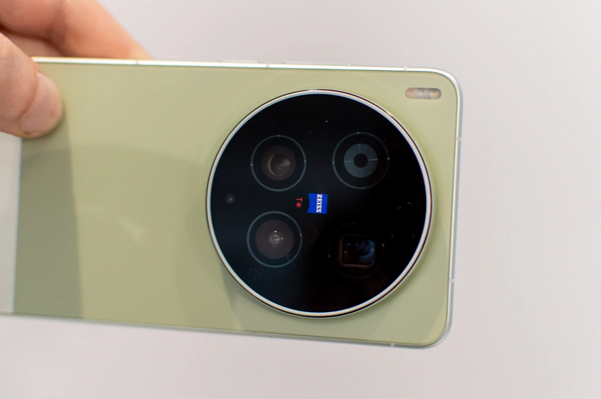 Vivo X300 Ultra na polskim rynku: Odkryj aparat godny profesjonalisty i poznaj jego cenę 20