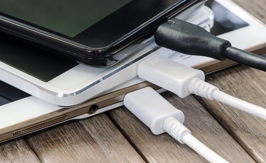 Wszystkie obecnie produkowane smartfony wykorzystują do ładowania popularny port USB typu C. Jeśli wasz nowy smartfon miałby mieć inny... poważnie się nad jego wyborem zastan&oacute;wcie 