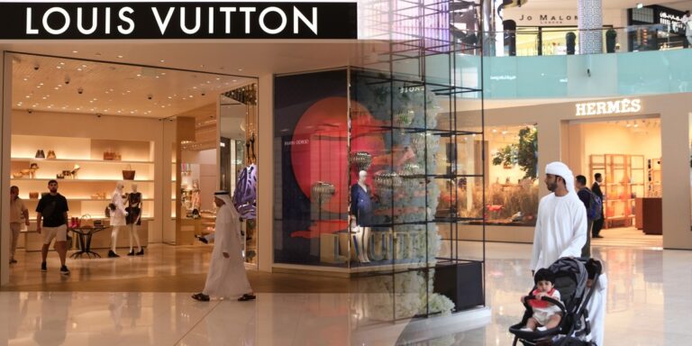 Luksusowe marki wstrząśnięte. Jak konflikt z Iranem zmienia branżę