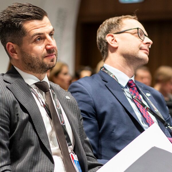 Główna 44 Polski Rynek Najmu: KZN Wprowadza Innowacyjne…