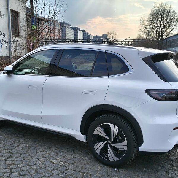 Główna 49 Odkryj Geely E5: Zobacz, jak wypada…