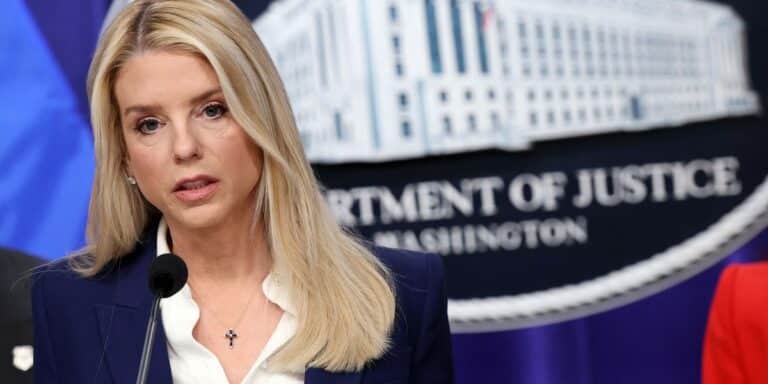 Pam Bondi odchodzi, Trump szykuje rewolucję w prokuraturze USA