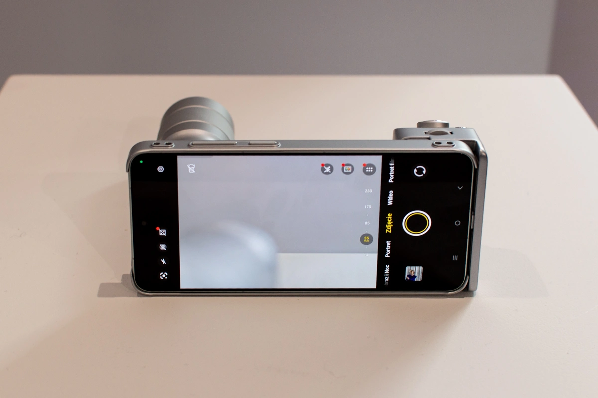 Vivo X300 Ultra na polskim rynku: Odkryj aparat godny profesjonalisty i poznaj jego cenę 36