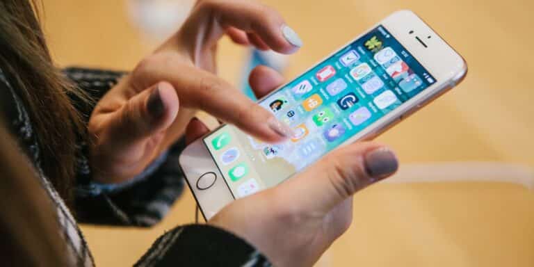 Odkryj 5 ukrytych funkcji iPhone’a, które odmienią Twoje korzystanie z telefonu