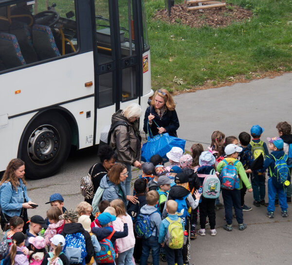 Główna 73 Nauczyciele walczą o nadgodziny, dyrektorzy szkół wracają do…