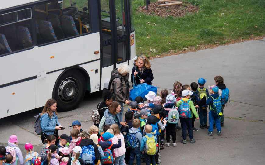 Główna 44 Nauczyciele walczą o nadgodziny, dyrektorzy szkół wracają do ryczałtów za wycieczki