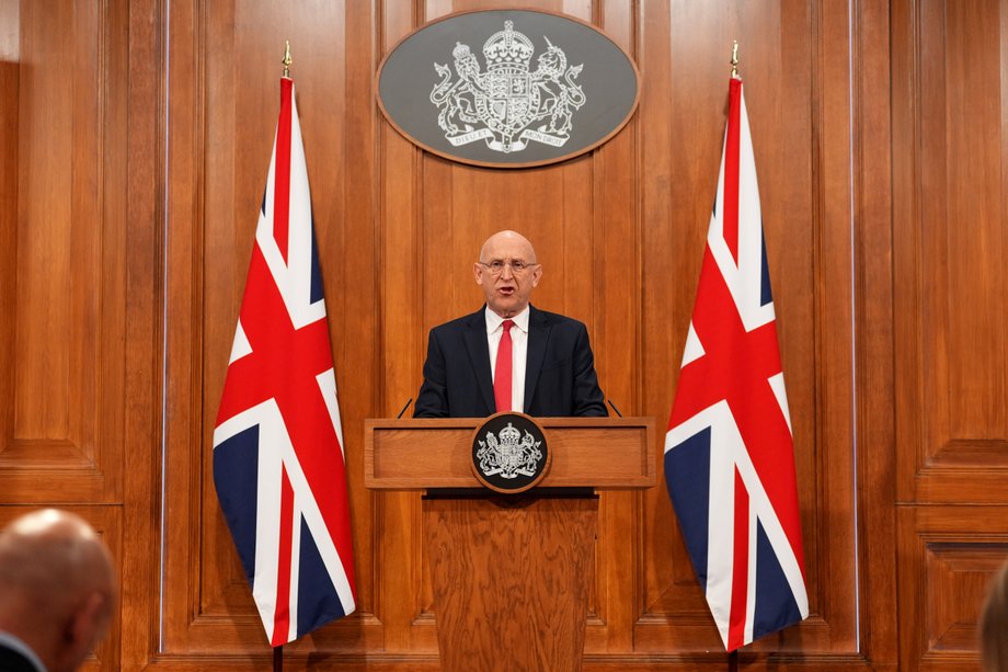 Minister Obrony John Healey