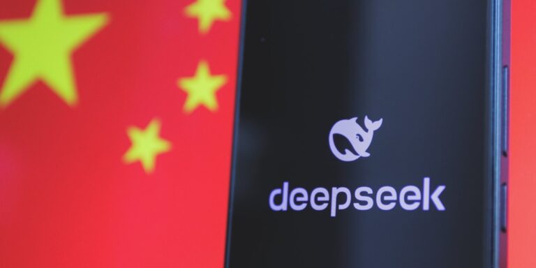 DeepSeek V4: Zobacz, jak chiński gigant przebija konkurencję innowacjami