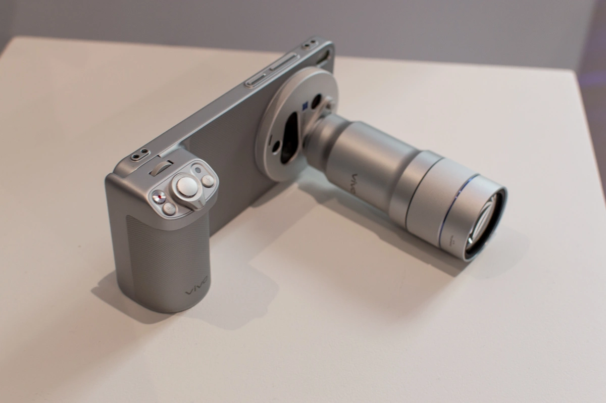 Vivo X300 Ultra na polskim rynku: Odkryj aparat godny profesjonalisty i poznaj jego cenę 35