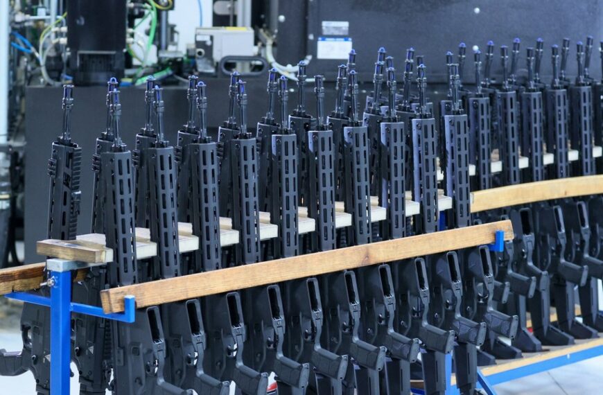 Główna 49 Radomska fabryka broni: Więcej mocy, mniej zamówień. Czy to początek kryzysu?