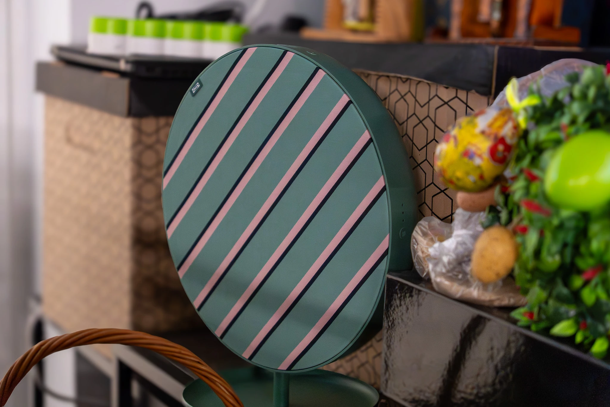 Odkryj grający mebel: tani głośnik, kt&oacute;ry pokochasz (i nie będziesz musiał ukrywać!) 18