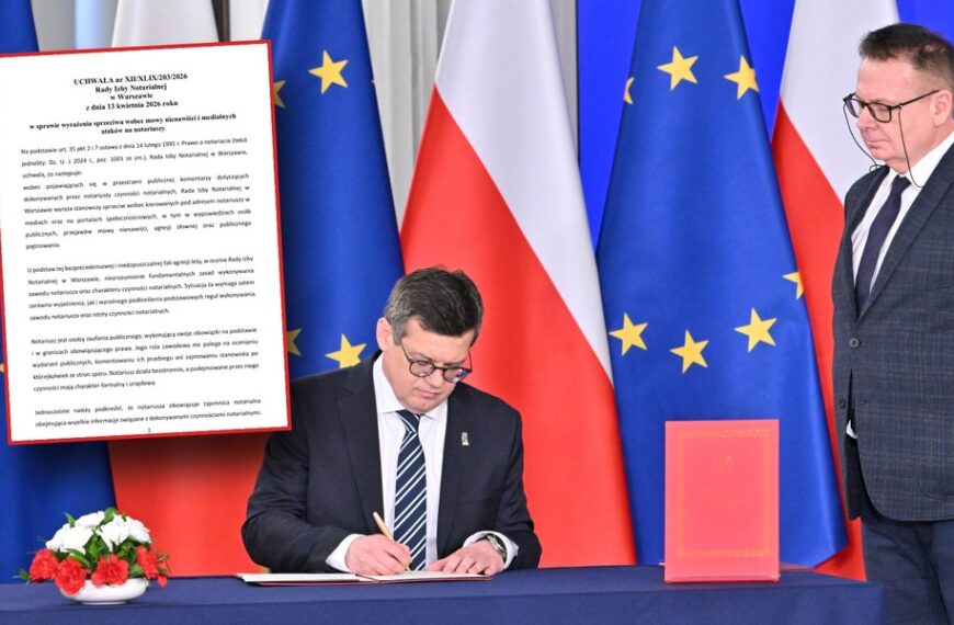Notariusze reagują: Dlaczego sejmowe ślubowanie wywołało falę hejtu?