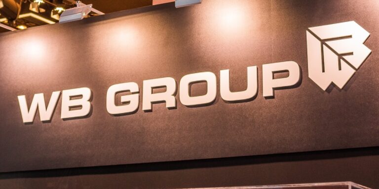 WB Electronics zabezpiecza kontrakt wart miliard złotych z koreańskim partnerem.