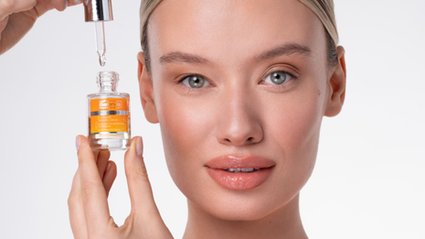 Polki pokochały to serum za glass skin. Bestseller teraz w promocji 1+1