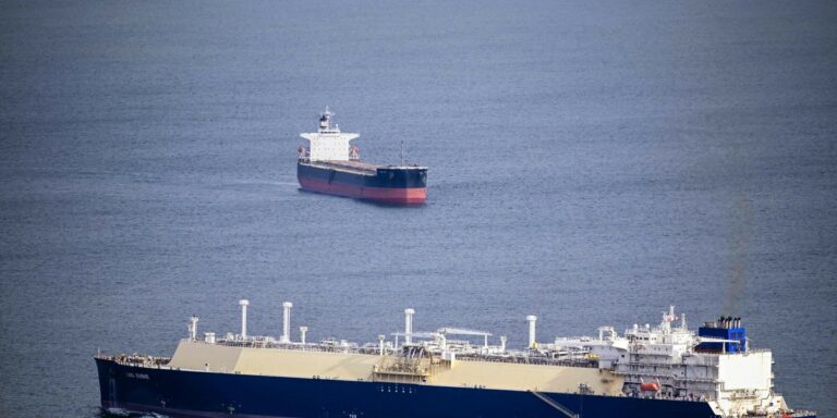 IEA: Wojna na Ukrainie nadal kształtuje rynek gazu – prognozy cenowe