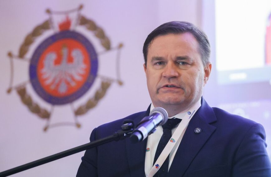 Główna 32 Orlen, PZU, Pekao: Sprawdź, kto przejmie stery w państwowych gigantach!