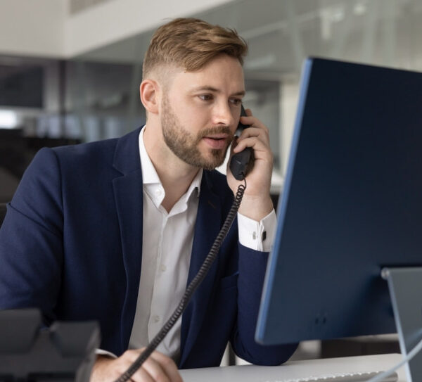 Główna 49 Bruksela wydłuża terminy: Sztuczna Inteligencja pod bezprecedensowym nadzorem