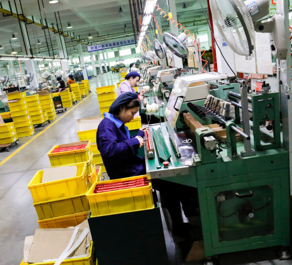 Główna 74 Polska: Milion cudzoziemców pracuje legalnie. Czy ich pobyt…