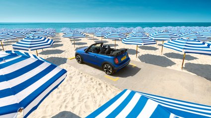 MINI Cooper Cabrio. Klasyczny urok, bogate wnętrze i ekonomiczny silnik