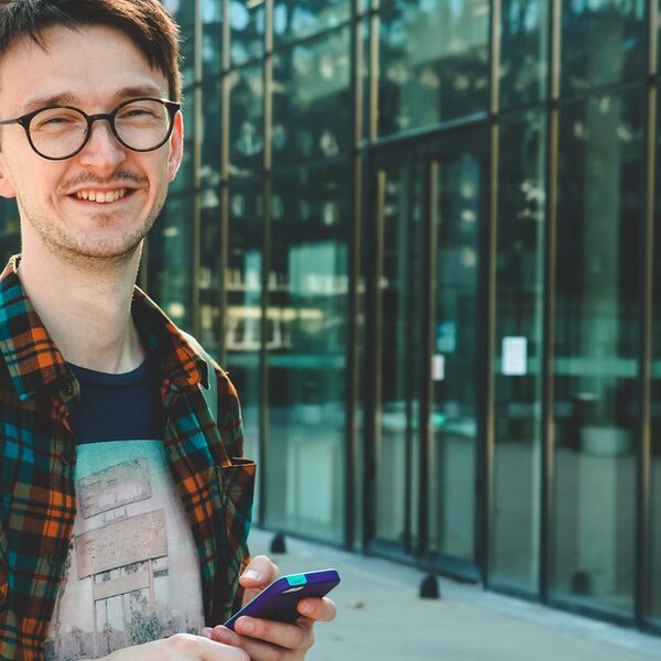 Smartfony rozbijają koncentrację młodych. Pokolenie Z&hellip;