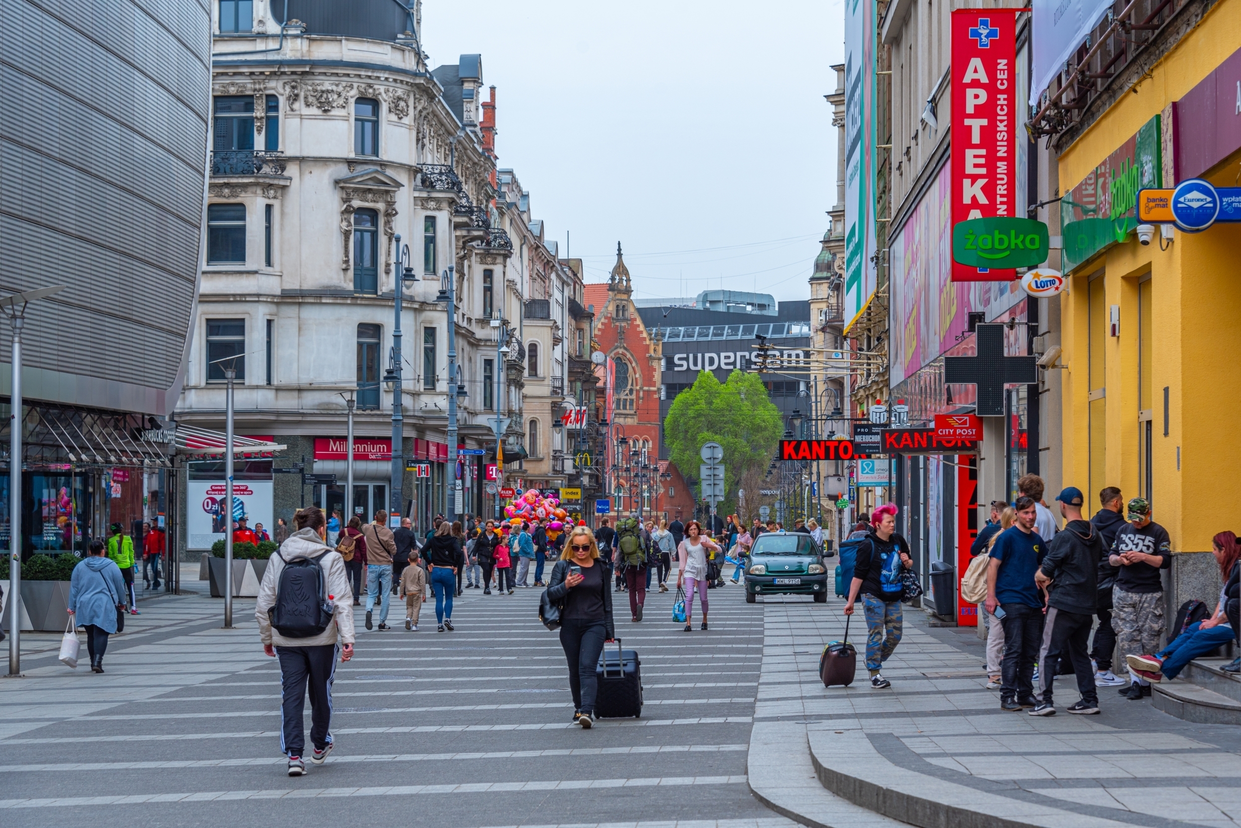 Rynek pracy w pułapce? Odkrywamy prawdę za statystycznym obrazem zatrudnienia 12