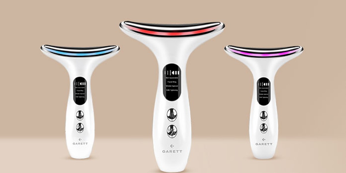 Soniczny masażer do twarzy teraz rekordowo tani. Kobiety go uwielbiają