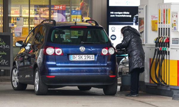 Główna 62 Niemcy łagodzą kryzys: paliwo tańsze, rząd…