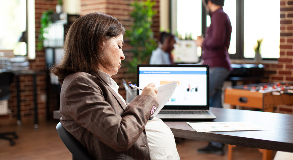 Posłowie PiS inicjują rewizję Kodeksu pracy: trwają kluczowe konsultacje. 4