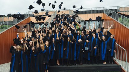 Warszawa ma swoją &bdquo;kuźnię talent&oacute;w&rdquo;. Uczniowie tej szkoły trafiają na najlepsze uczelnie świata