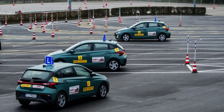 WORD-y rozwijają biznes na egzaminach na prawo jazdy – sprawdź, jak zarabiają