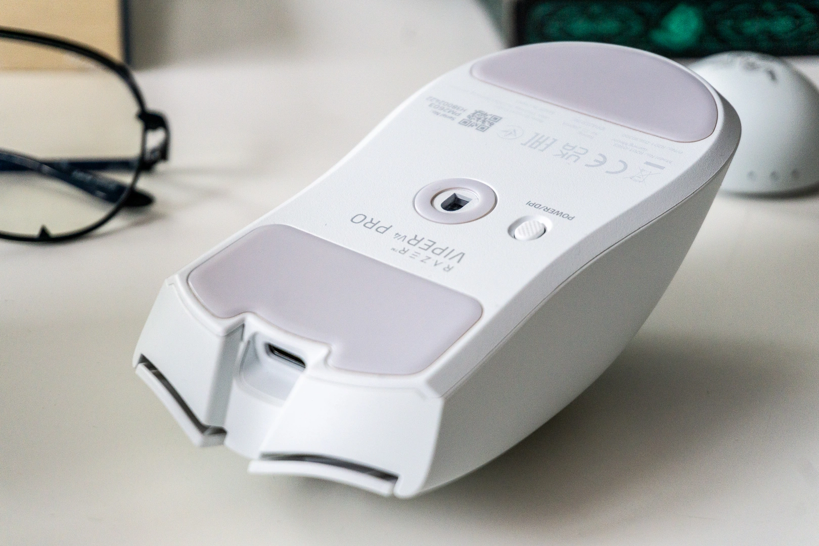 Razer Viper V4 Pro: Zagraj z precyzją milisekund i zapomnij o wrogach! 15