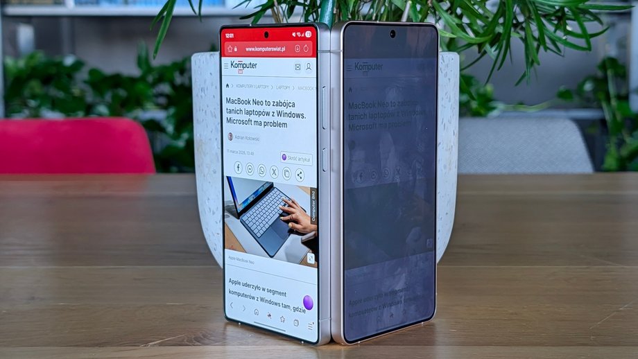 Klasyczny ekran Galaxy S25 Ultra vs ekran prywatyzacyjny z Galaxy S26 Ultra - widoczność obrazu pod kątem