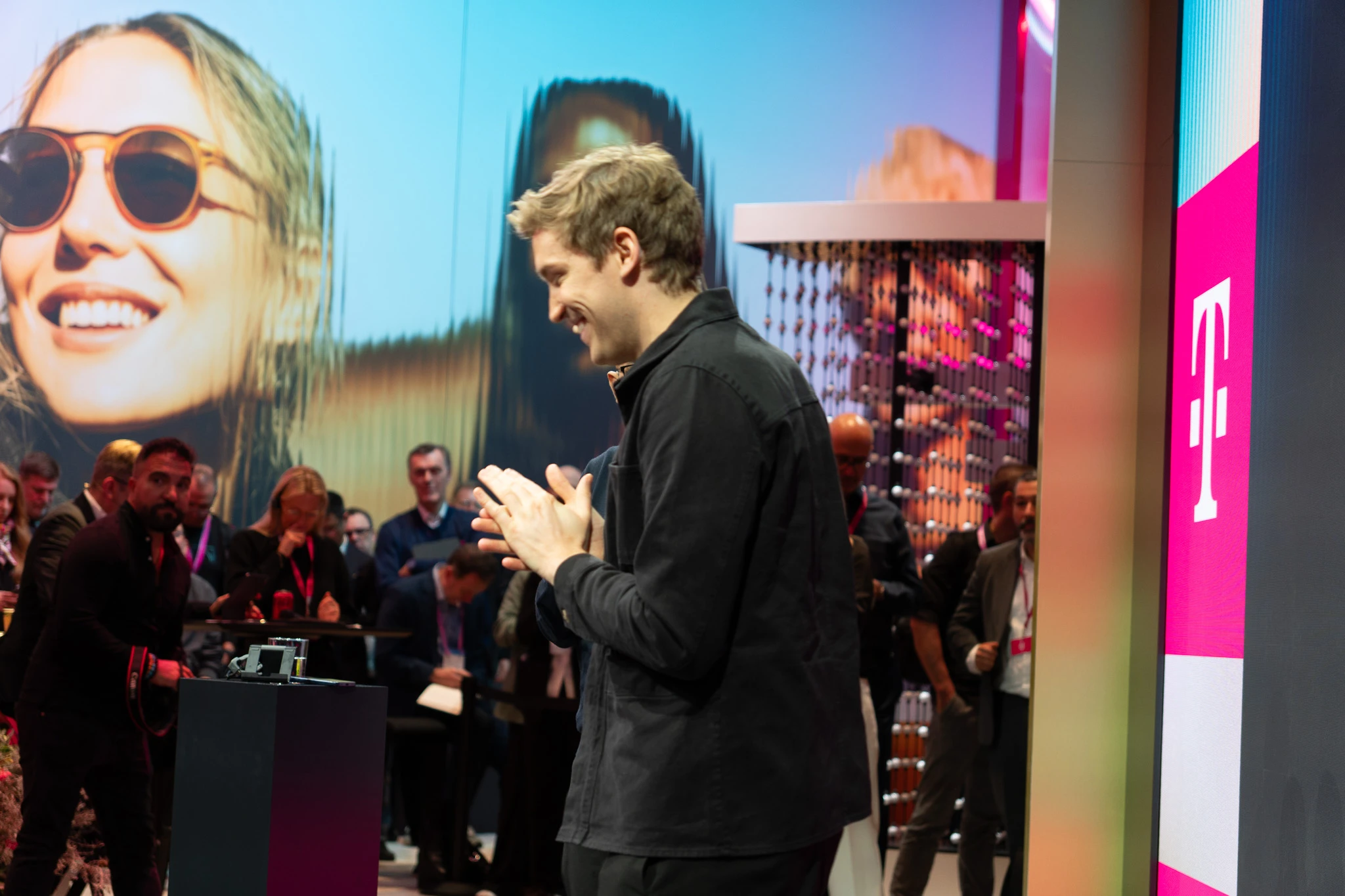 T-Mobile przełamuje bariery: tłumacz rozm&oacute;w w aplikacji już dostępny 10